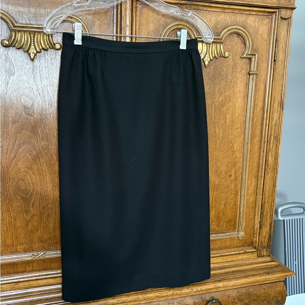 Harve Benard Classic Black Pencil Skirt
